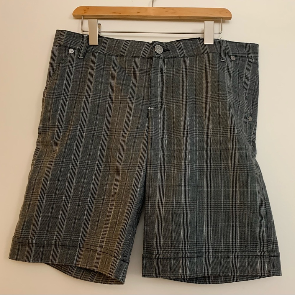 🎀3 for $19 ✨Society Black and White Checkered half pants